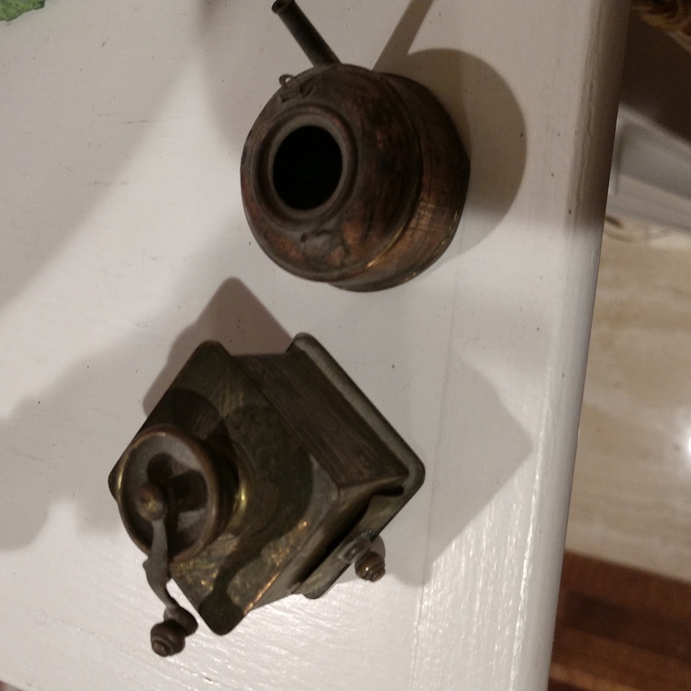 Vintage toy Coffee Grinder & Kettle - Picture 3 of 3